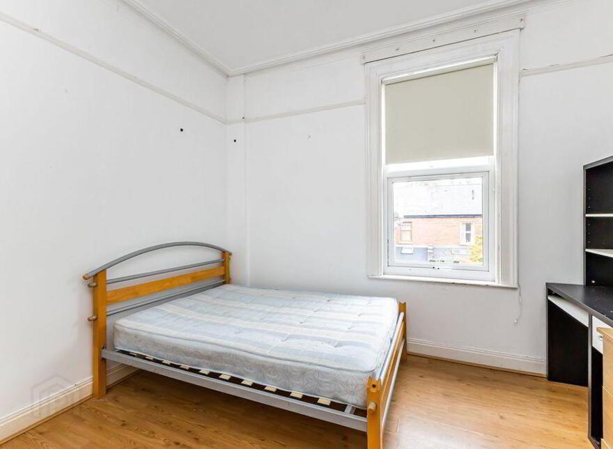 64 South Parade, Belfast, BT7 2GQ