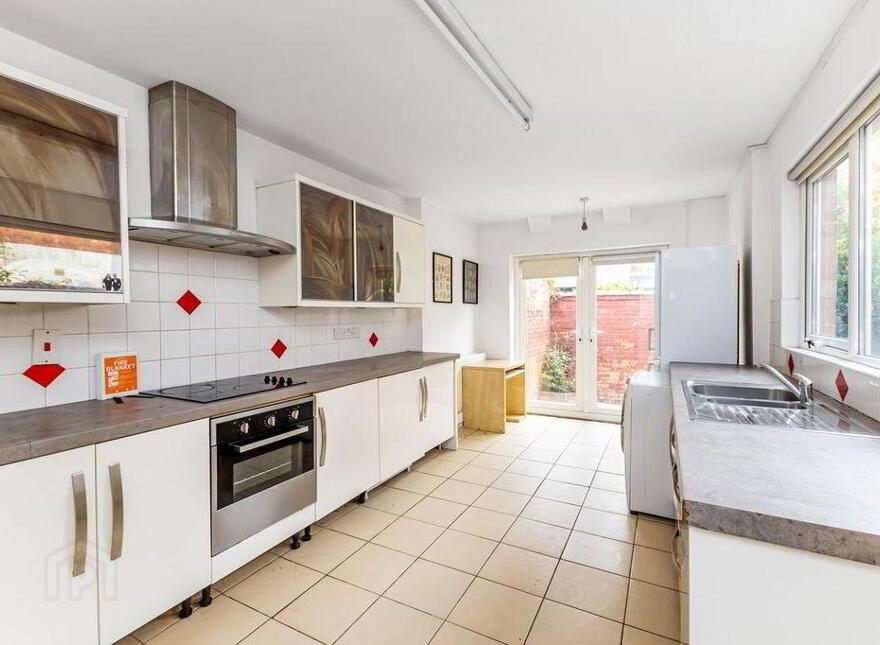 64 South Parade, Belfast, BT7 2GQ