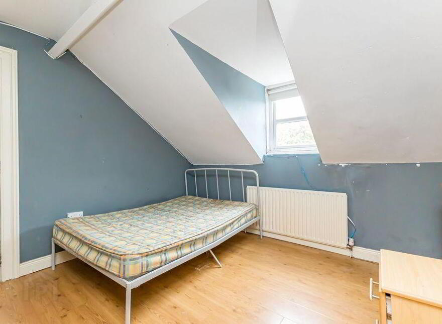 64 South Parade, Belfast, BT7 2GQ
