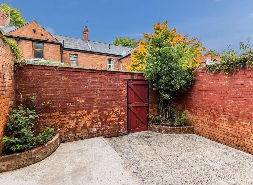 64 South Parade, Belfast, BT7 2GQ