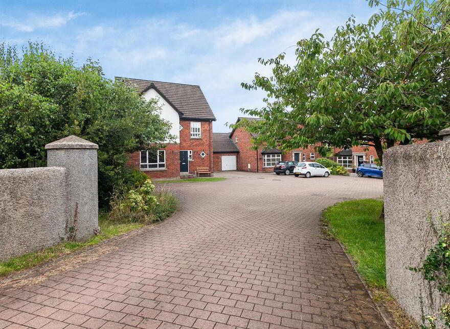 2 Fernridge Avenue, Newtownabbey, BT36 5SU photo