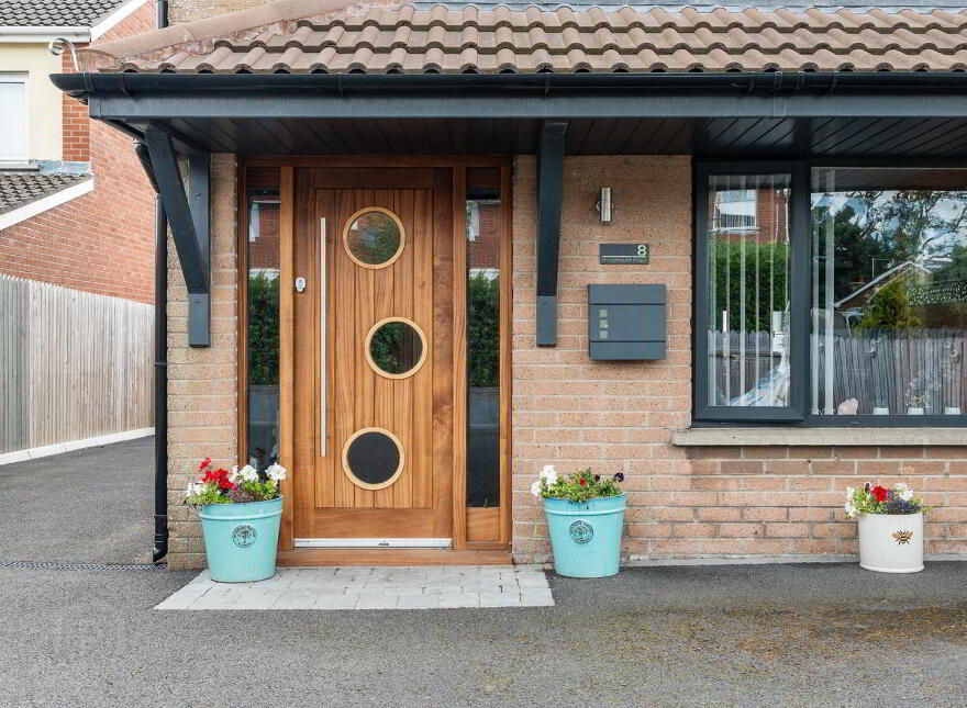 8 Hollymount Road, Newtownards, BT23 7DL