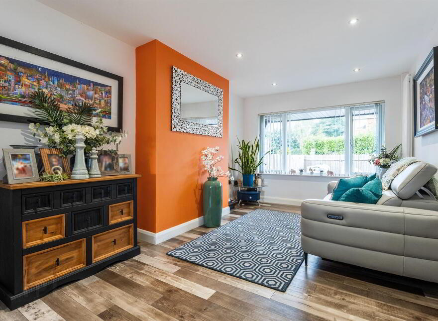 8 Hollymount Road, Newtownards, BT23 7DL