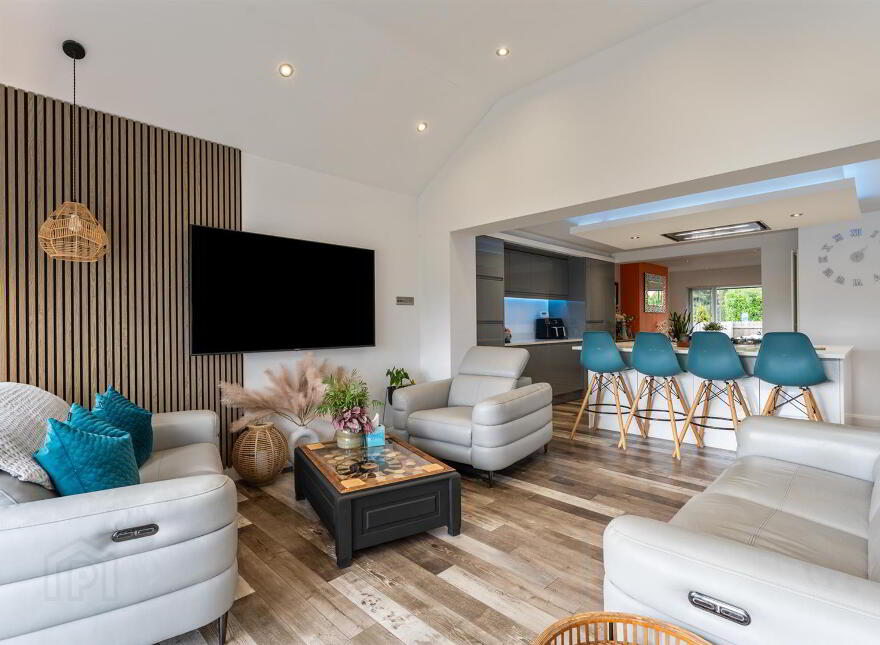 8 Hollymount Road, Newtownards, BT23 7DL