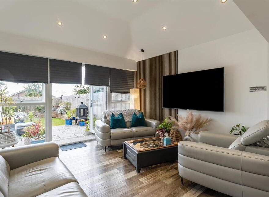 8 Hollymount Road, Newtownards, BT23 7DL
