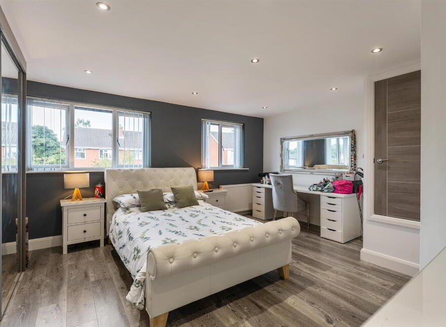 8 Hollymount Road, Newtownards, BT23 7DL