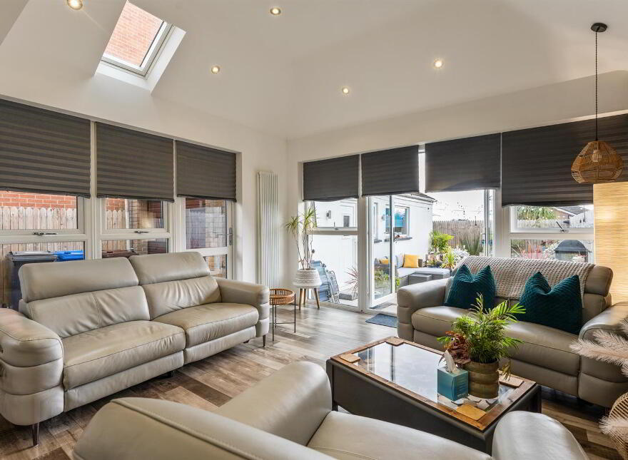 8 Hollymount Road, Newtownards, BT23 7DL