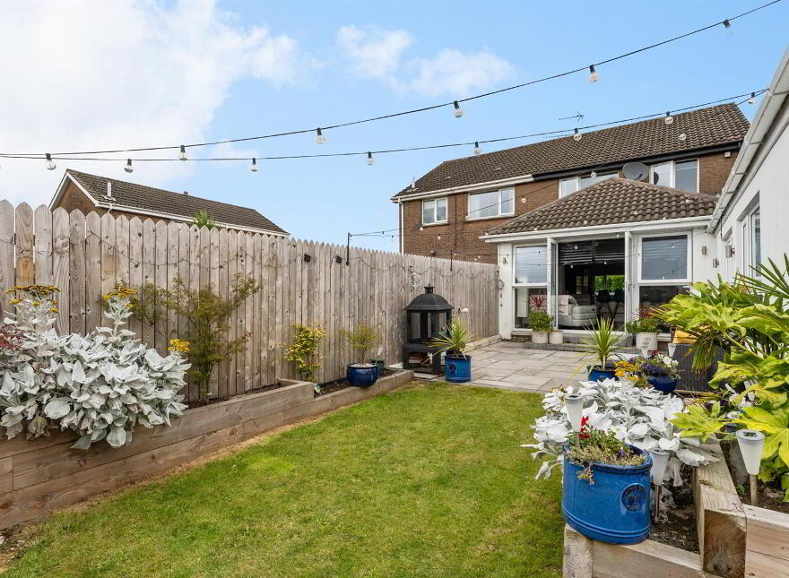 8 Hollymount Road, Newtownards, BT23 7DL