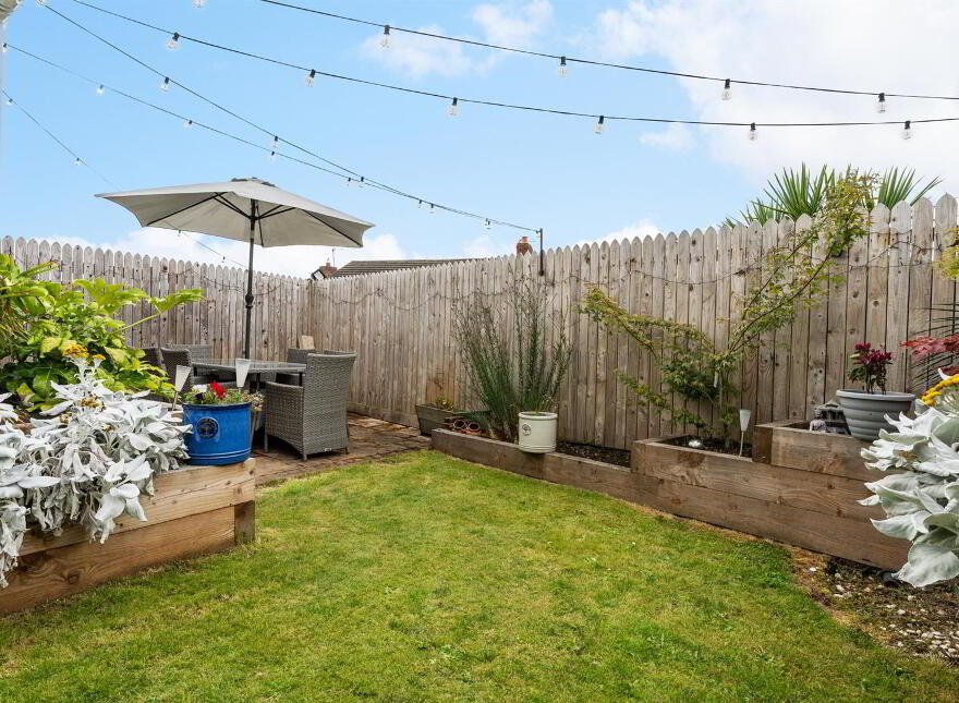 8 Hollymount Road, Newtownards, BT23 7DL