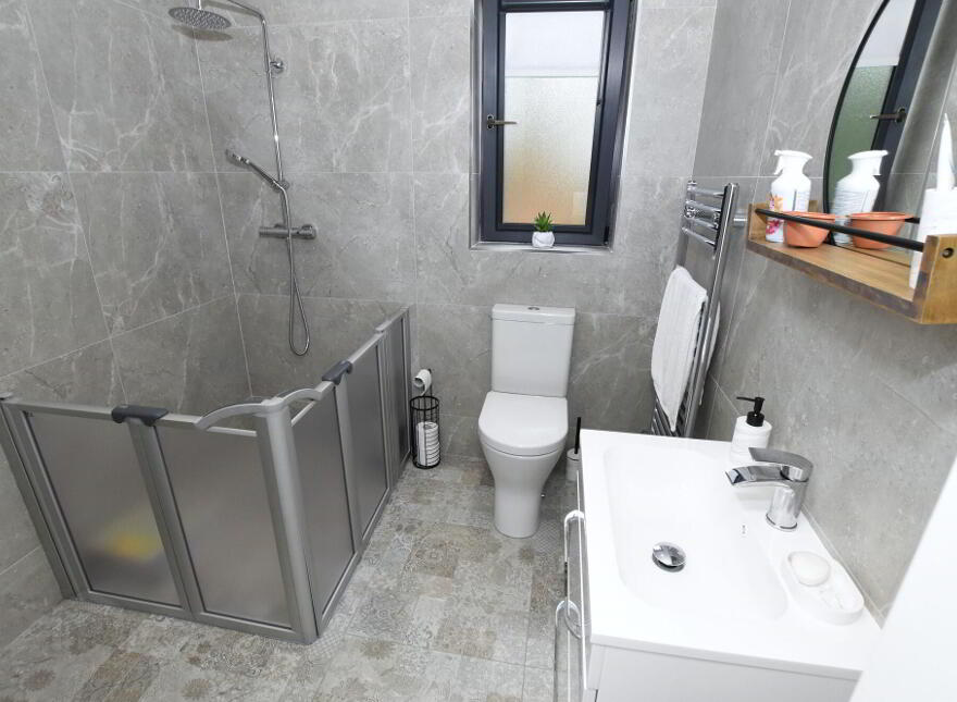 Apt 4 Contemporary First Floor Apartment, 7 Meeting Street, Moira, BT67 0NR