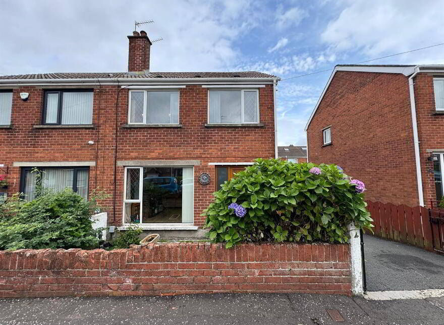 28 Sandyknowes Park, Glengormley, Newtownabbey, BT36 5DE