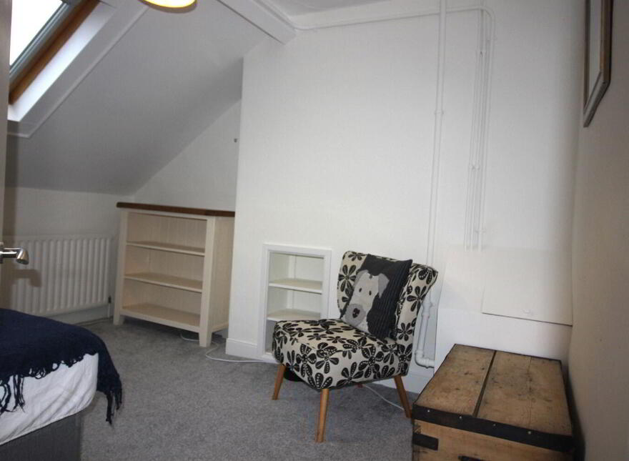 11 Lisburn Avenue, Belfast, BT9 7FX