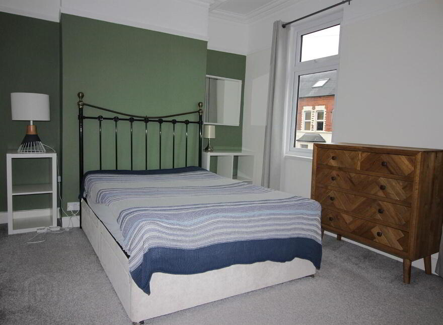 11 Lisburn Avenue, Belfast, BT9 7FX