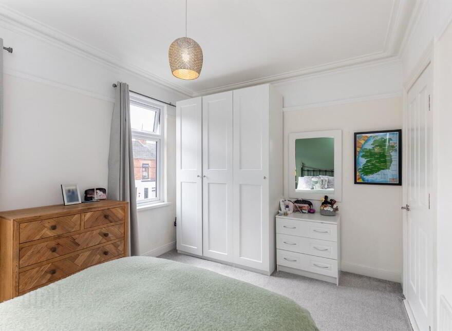 11 Lisburn Avenue, Belfast, BT9 7FX