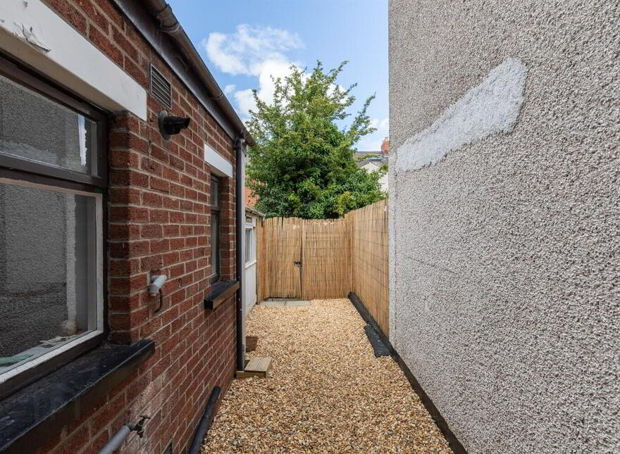 11 Lisburn Avenue, Belfast, BT9 7FX