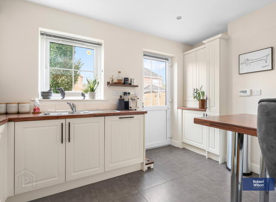 10 Ayrshire Gardens, Lisburn, BT28 2EL