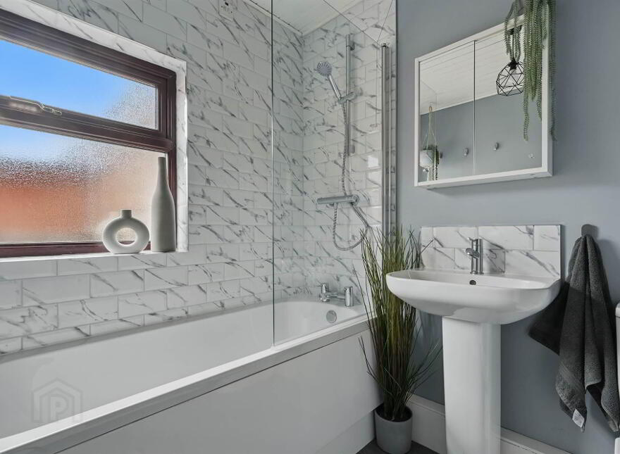 72 Ravenscroft Avenue, Belfast, BT5 5BB