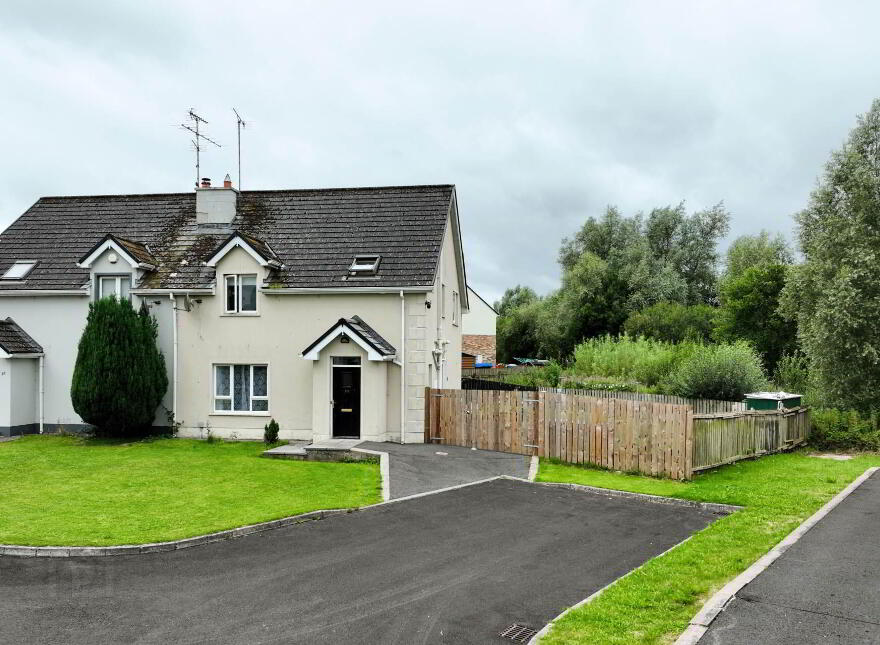 30 Galliagh Shore, Enniskillen, BT74 7GS
