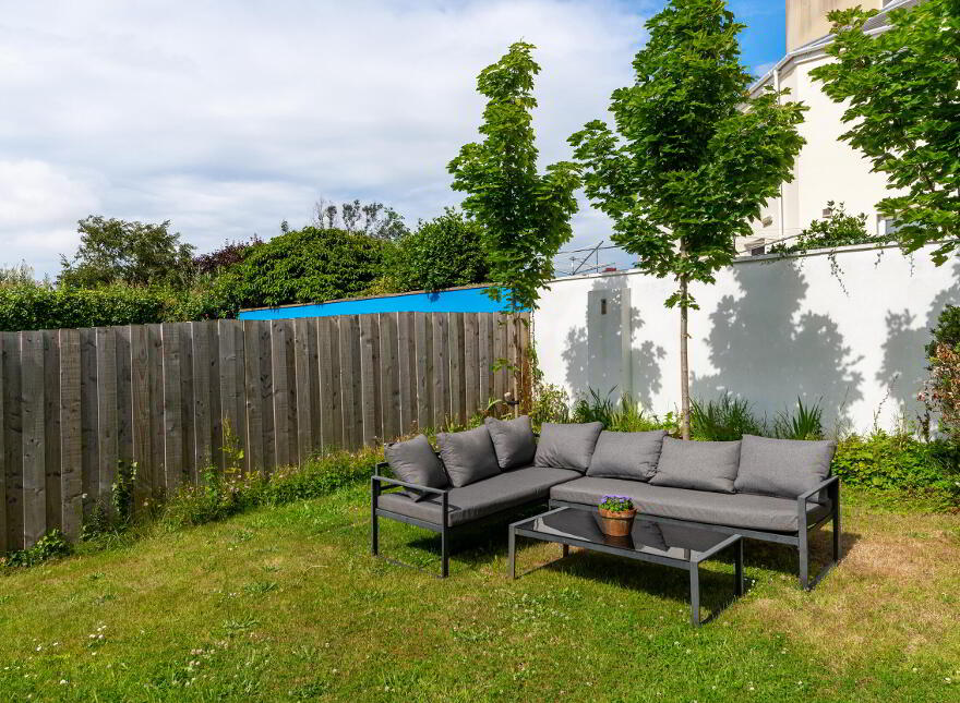 44 Shore Road, Portaferry, Newtownards, BT22 1JZ