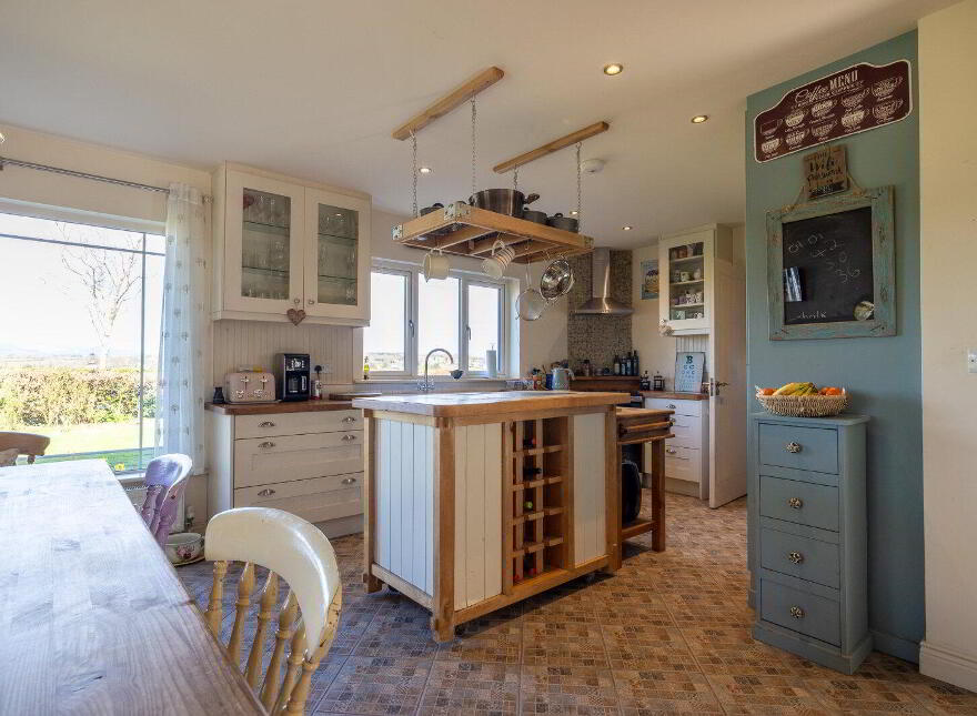 Winterhill, Brocurrow, Adamstown, Y21Y2F7