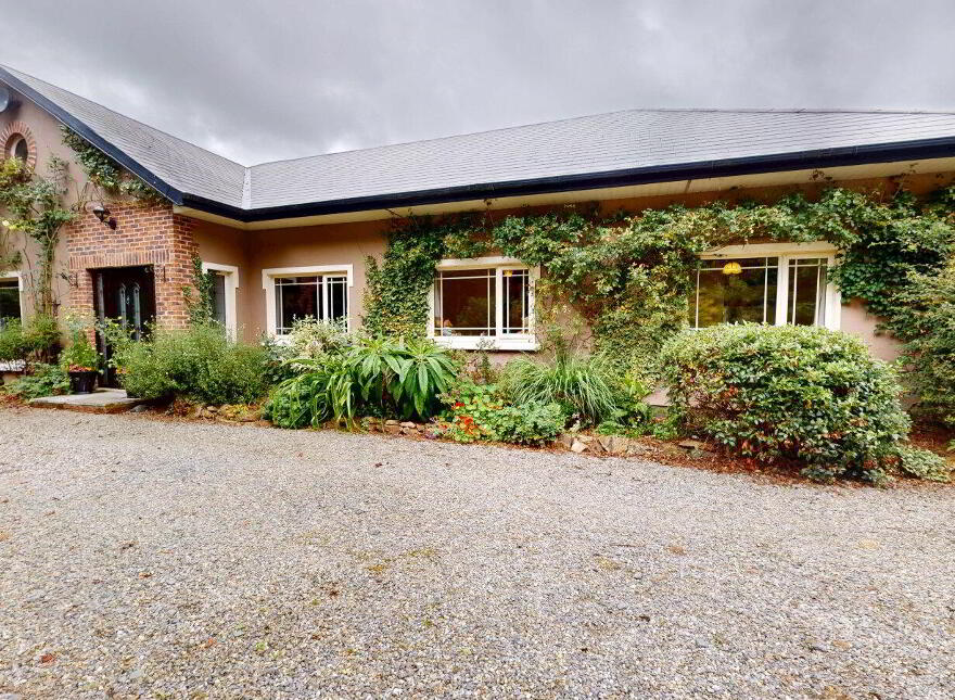 Winterhill, Brocurrow, Adamstown, Y21Y2F7