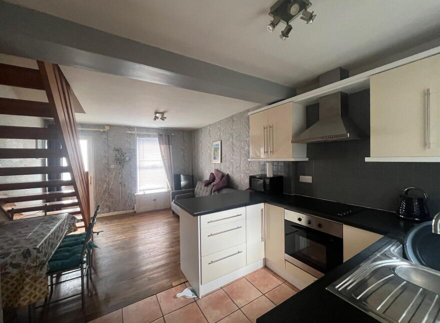 4 Hugh Street, Lisburn Road, Belfast, BT9 7HH