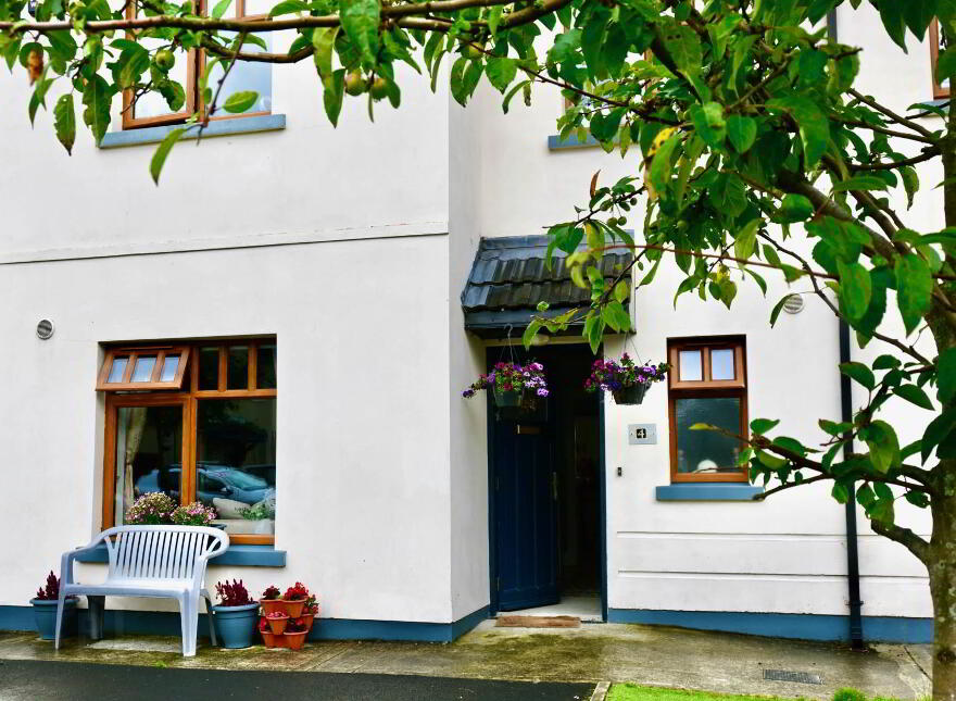 4 The Crescent, Crossagalla, Ros Mor