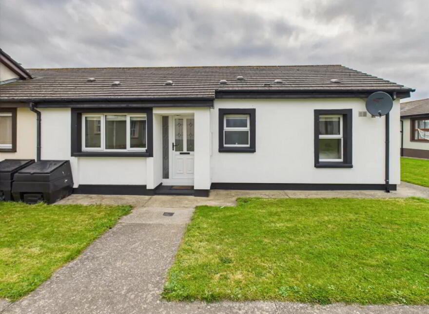 16 Pebble Drive, Pebble Beach, Tramore, X91D8P2 photo