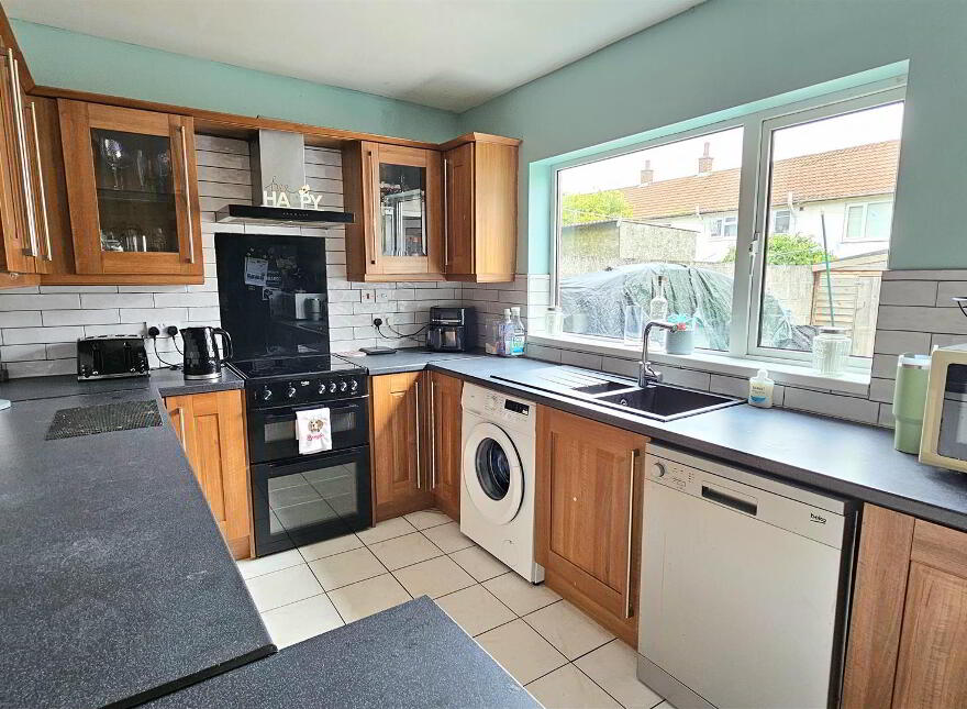 38 Oakwood Road, Carrickfergus, BT38 8ET