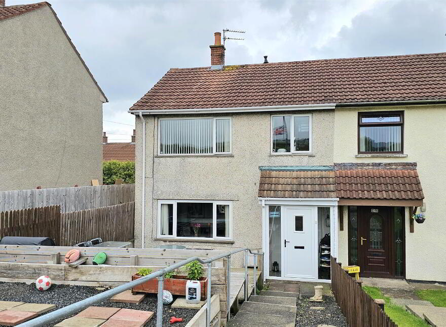 38 Oakwood Road, Carrickfergus, BT38 8ET