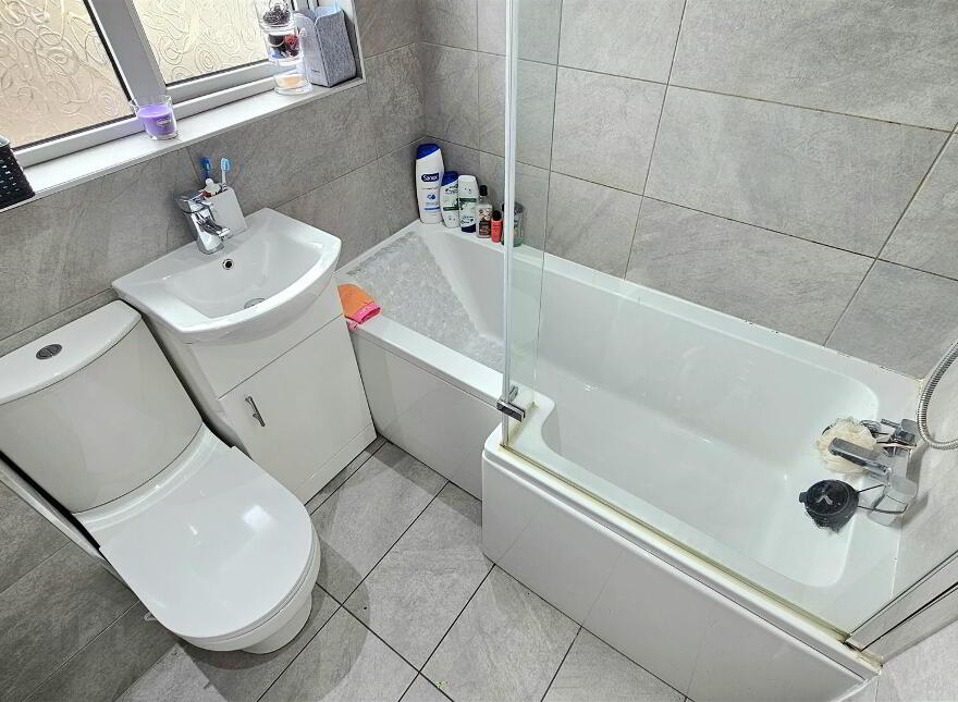 38 Oakwood Road, Carrickfergus, BT38 8ET