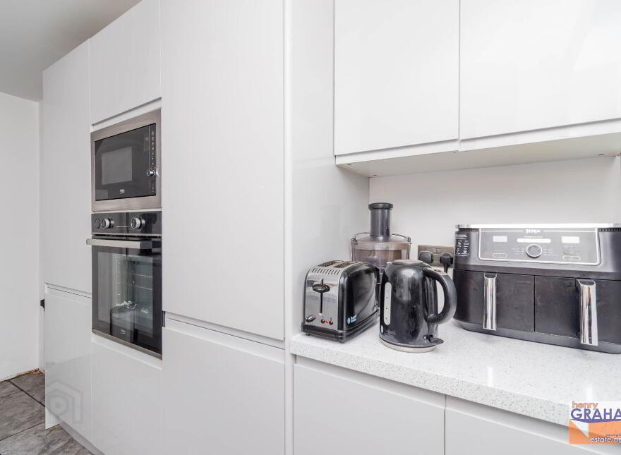 30 Oakridge Park, Belsize Road, Lisburn, BT27 4LZ