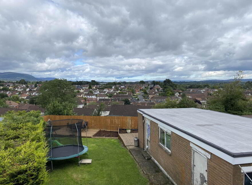 30 Oakridge Park, Belsize Road, Lisburn, BT27 4LZ