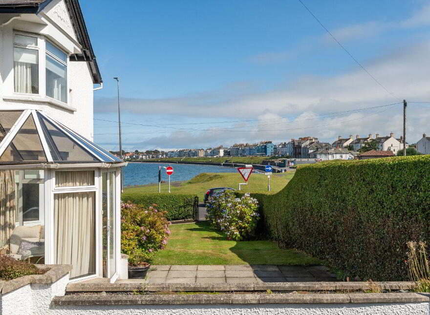 270 Seacliff Road, Bangor, BT20 5HT
