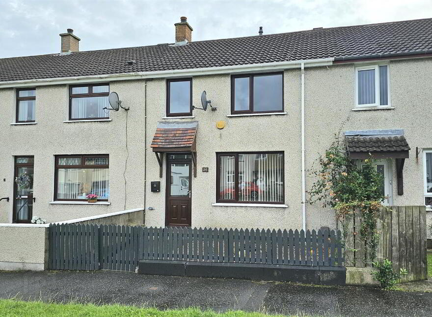 20 Woodburn Avenue, Carrickfergus, BT38 8EZ photo