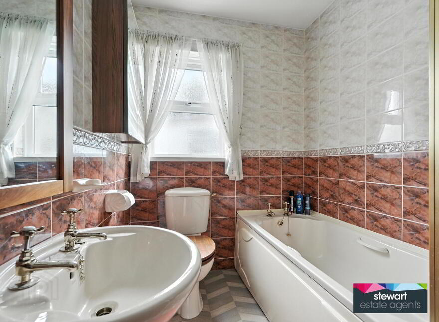 12 Knightsbridge, Dollingstown, BT66 7DB