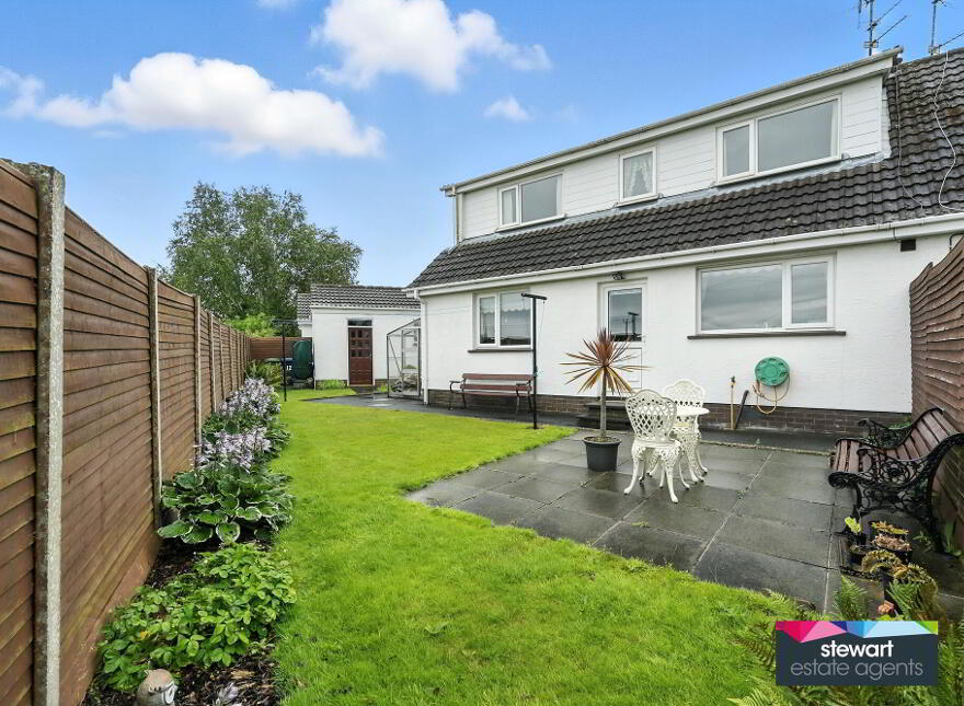 12 Knightsbridge, Dollingstown, BT66 7DB