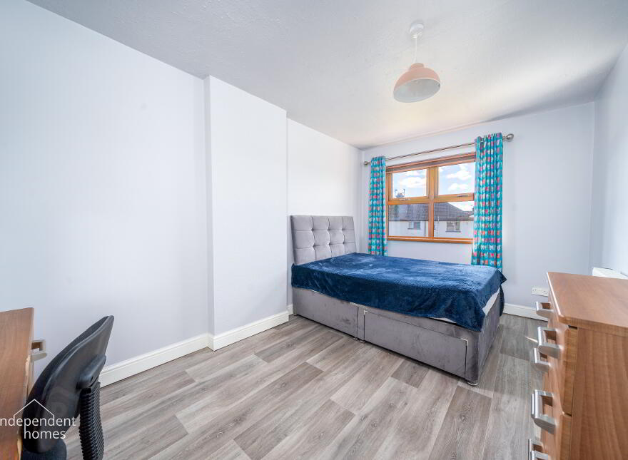 6 Killyglen Road, Larne, BT40 2HR