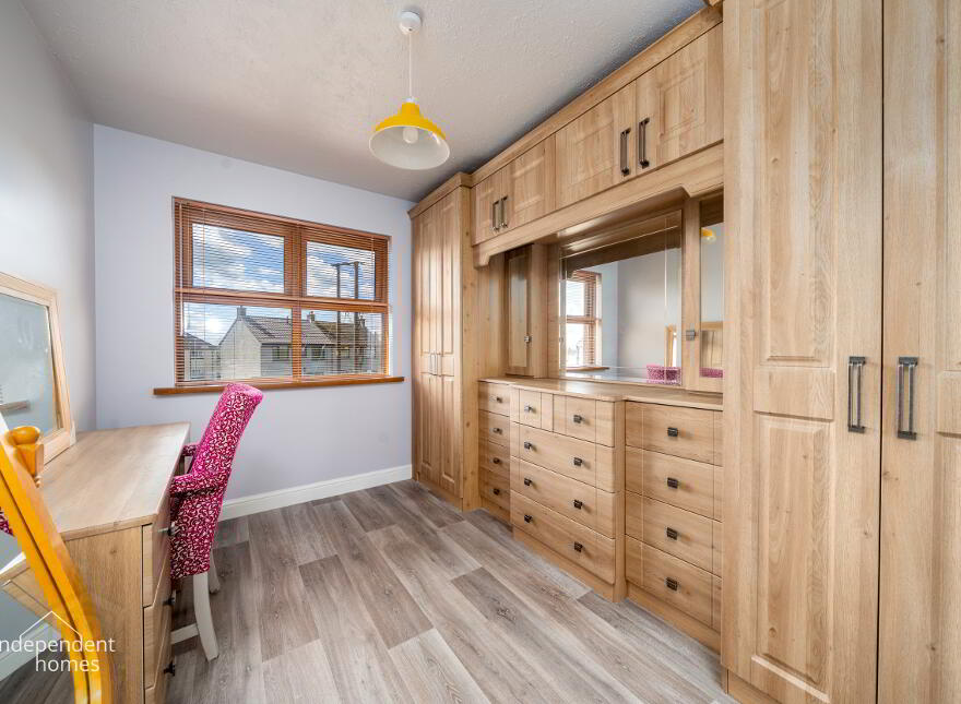 6 Killyglen Road, Larne, BT40 2HR
