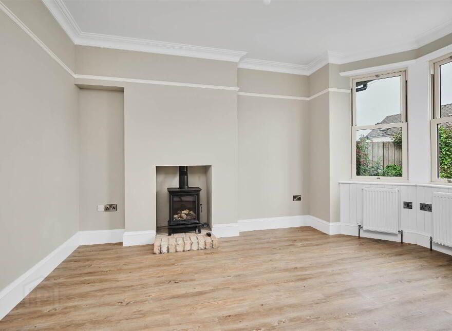 10 Queenora Avenue & Seperate Annex, Portstewart, BT55 7BU