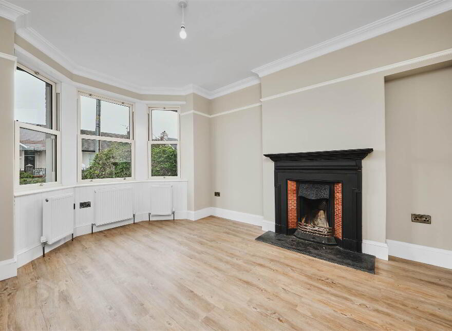 10 Queenora Avenue & Seperate Annex, Portstewart, BT55 7BU