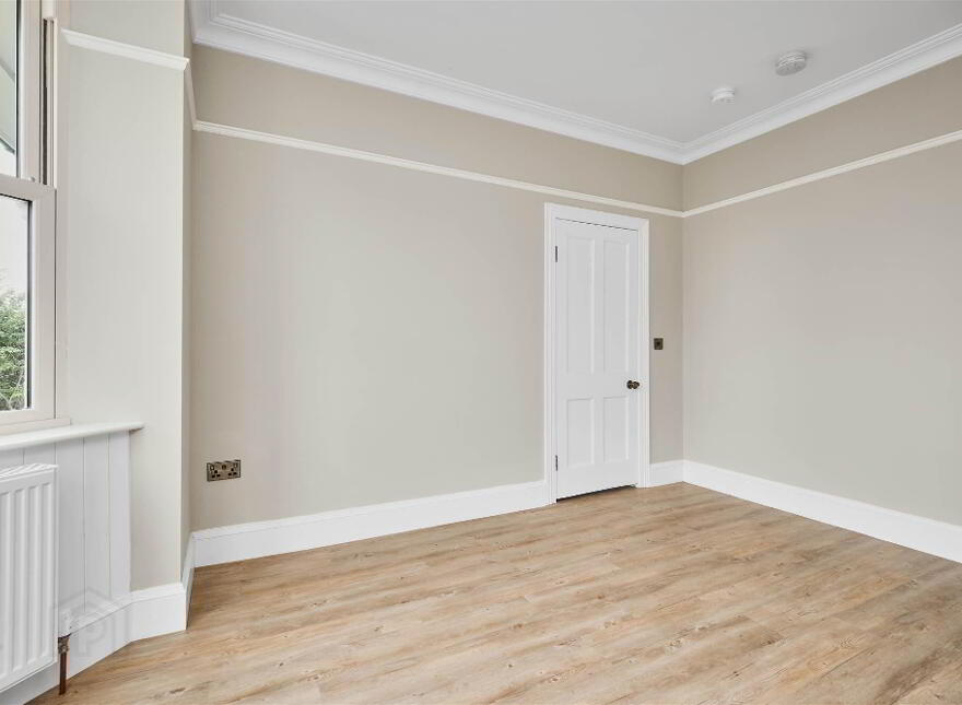 10 Queenora Avenue & Seperate Annex, Portstewart, BT55 7BU