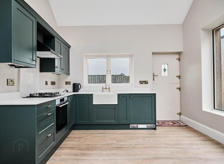 10 Queenora Avenue & Seperate Annex, Portstewart, BT55 7BU