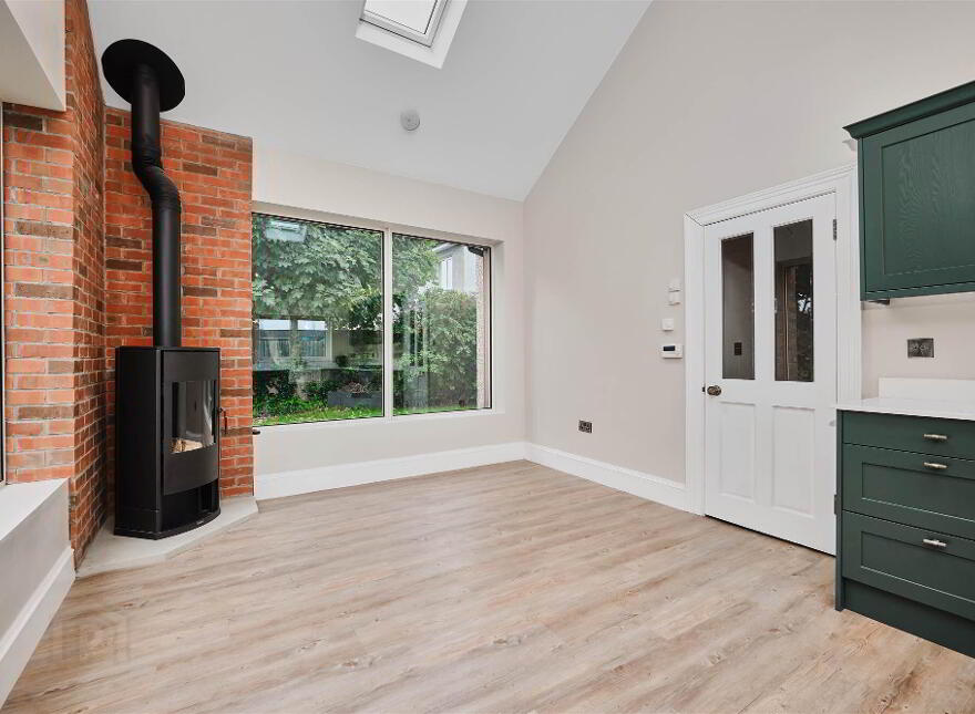 10 Queenora Avenue & Seperate Annex, Portstewart, BT55 7BU