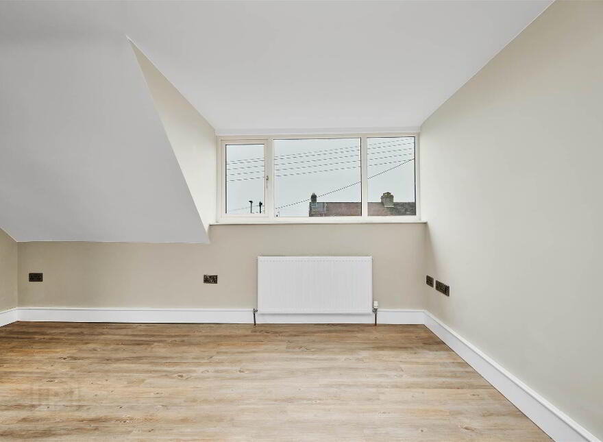 10 Queenora Avenue & Seperate Annex, Portstewart, BT55 7BU