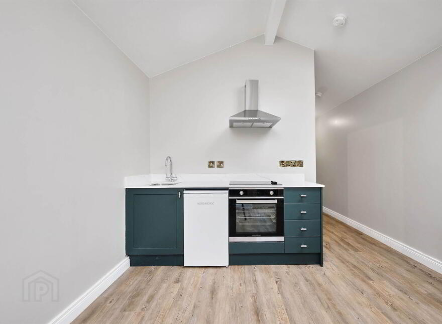 10 Queenora Avenue & Seperate Annex, Portstewart, BT55 7BU