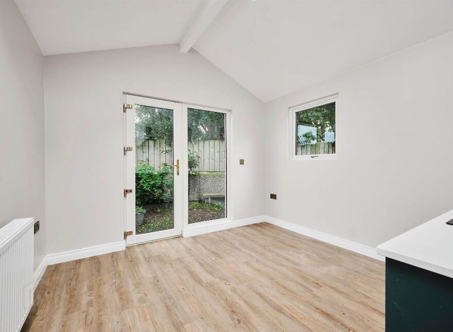 10 Queenora Avenue & Seperate Annex, Portstewart, BT55 7BU