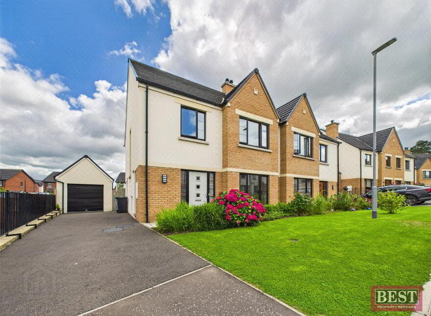 24 Hillcrest Way, Bessbrook, Newry, BT35 7FX