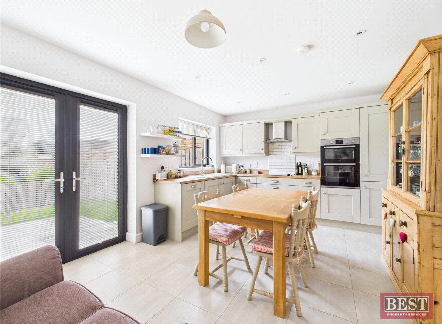 24 Hillcrest Way, Bessbrook, Newry, BT35 7FX