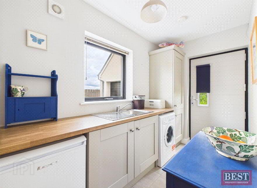 24 Hillcrest Way, Bessbrook, Newry, BT35 7FX